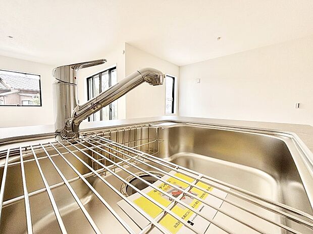 いつでも清潔なおいしいお水を。一つの水栓で水道水と浄水を使い分け。