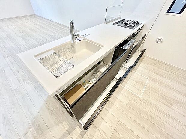 使いやすさを優先したスライド式収納タイプ！