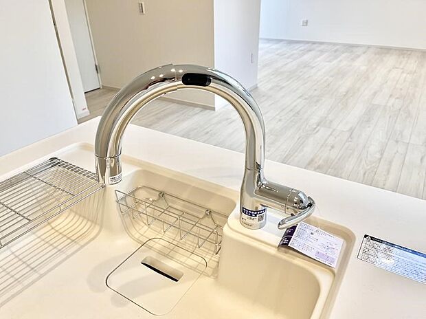 浄水器一体型のキッチンで洗い物用・料理用と切り替え簡単！