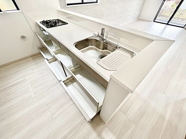 使いやすさを優先したスライド式収納タイプ!