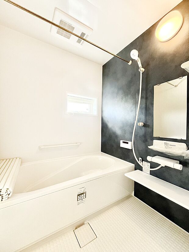 落ち着いた雰囲気でゆっくりお寛ぎいただけるバスルーム