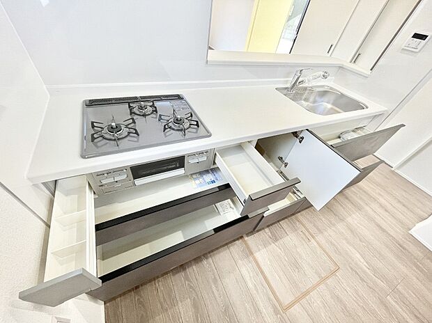 使いやすさを優先したスライド式収納タイプ！