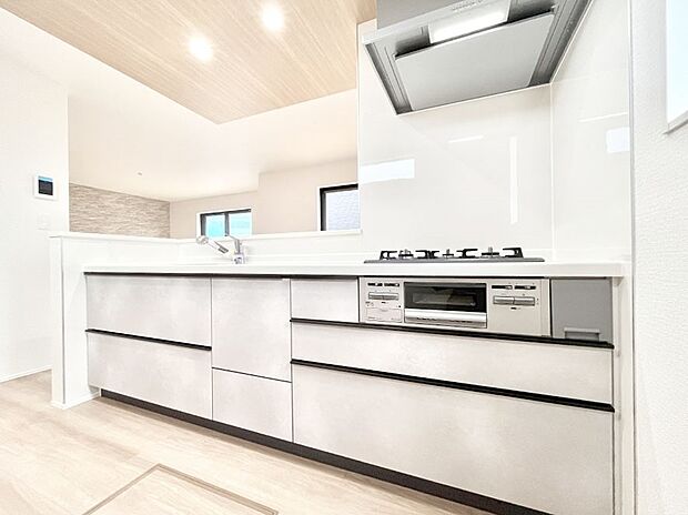 ゆとりあるキッチンではご家族と楽しくお料理ができます。