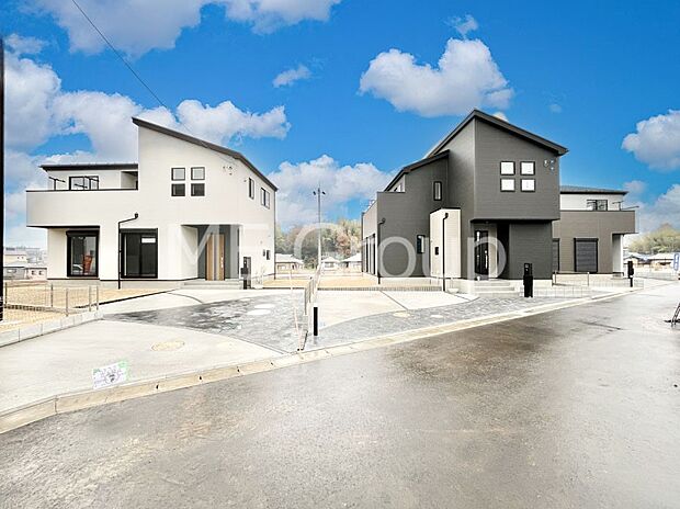 〜Exterior〜　前面道路：東 6m 公道　前面道路は閑静な住宅地をはしる車通りの少ない道路。駐車の出し入れもらくらくです！ご不明点・現地見学のご希望は、お気軽にお問い合わせください！