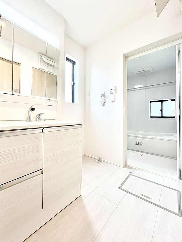 広々とゆとりのあるランドリースペース。  