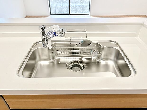 広々としたシンクでお料理やお皿洗いもラクラク快適に!