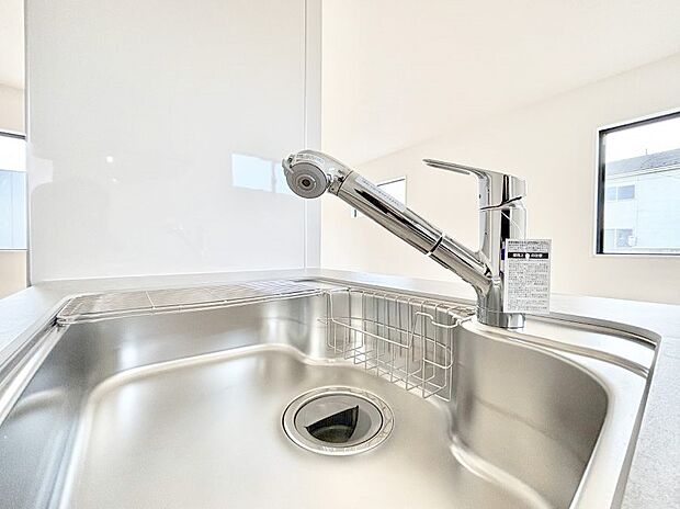 いつでも清潔なおいしいお水を。一つの水栓で水道水と浄水を使い分け。