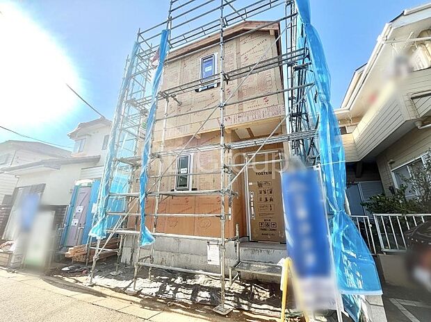 〜Exterior〜　一戸建ての大きなメリットは、自分達の「土地」を「自由に」使える事です。ガーデニングやＤＩＹ，車やバイクの趣味など様々な用途で利用できます。