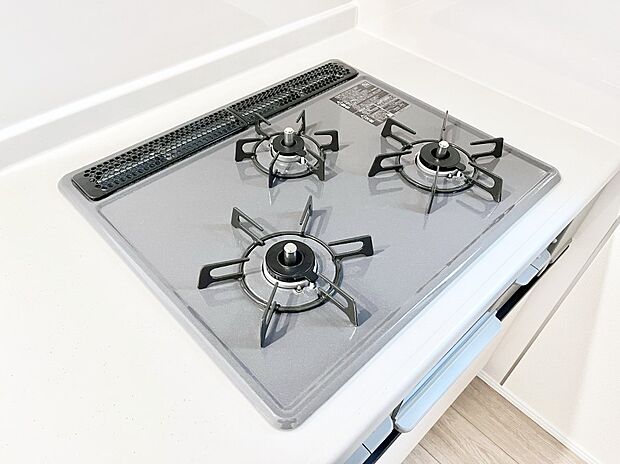 ガスコンロはSiセンサー搭載。火力調節や焦げ付き・消し忘れも防いでくれます。