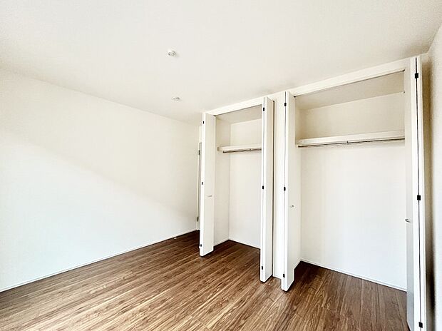 ◆1号棟◆〜Bed Room〜　子供部屋はお子様にとって大変重な役割があります。子供一人で過ごす空間を与えることで、宿題や勉強時間も自然と増えまた自ら部屋の片付けや掃除なども促すことに繋がります。