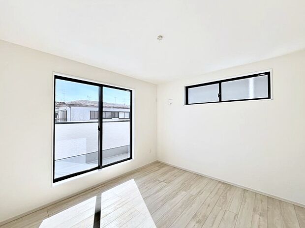 ◆3号棟◆~Bed Room~ 「今日も一日お疲れ様」とご夫婦でゆったりくつろげる寝室。毎日の家事やお仕事に疲れた日はフカフカのベットで癒されてください。快適な広さが自慢♪