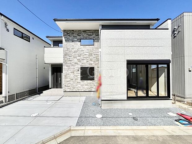 ◆4号棟◆～Exterior～　周辺には学校や買物施設もあり生活、子育てに適した環境が広がっています！「永住地」として、物件のご見学だけではなく、周辺の環境や通学できる学校についてもご相談ください！