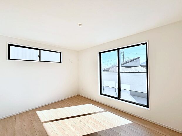 ◆4号棟◆～Bed Room～  「今日も一日お疲れ様」とご夫婦でゆったりくつろげる寝室。毎日の家事やお仕事に疲れた日はフカフカのベットで癒されてください。快適な広さが自慢♪