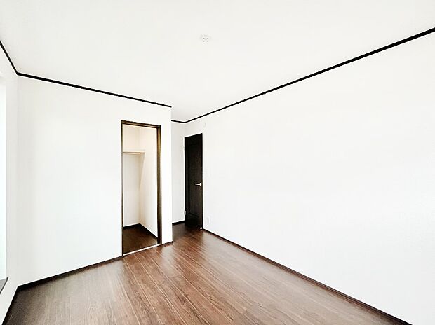 〜Bed Room〜　部屋数が多いのが戸建てのメリットです。ご家族が増えたことで手狭に感じていた住まいも戸建てでは各居室プライバシーを保つことができます。住まいにゆとりが生まれ心もリラックスできます♪