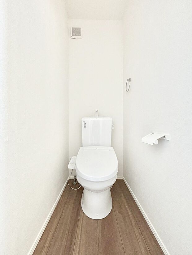 トイレは安心の2箇所！朝のバタバタも一安心です。 