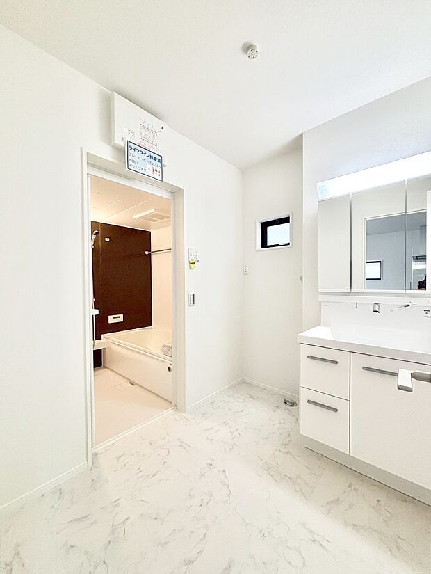 広々とゆとりのあるランドリースペース。  