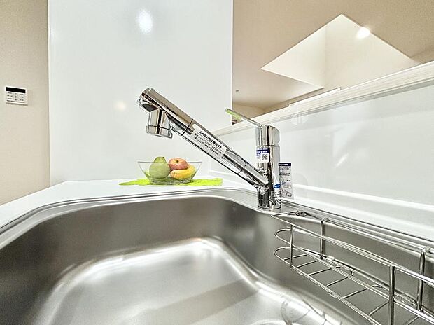 いつでも清潔なおいしいお水を。一つの水栓で水道水と浄水を使い分け。