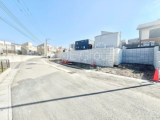 前面道路はきちんと整備されています