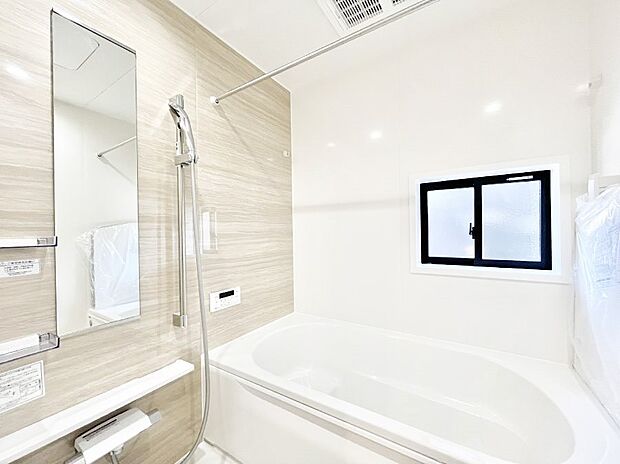 浴室乾燥機付きのバスルームでいつでも快適なバスタイムが楽しめます！