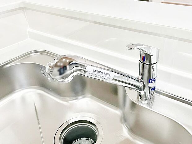 いつでも清潔なおいしいお水を。一つの水栓で水道水と浄水を使い分け。