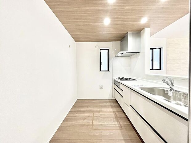 ゆとりあるキッチンではご家族と楽しくお料理ができます。