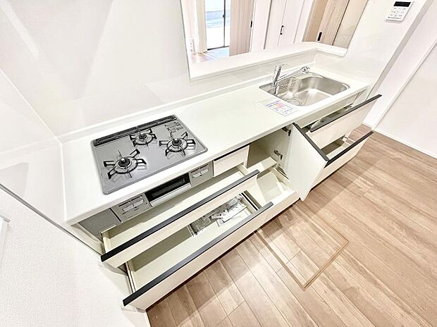 使いやすさを優先したスライド式収納タイプ！