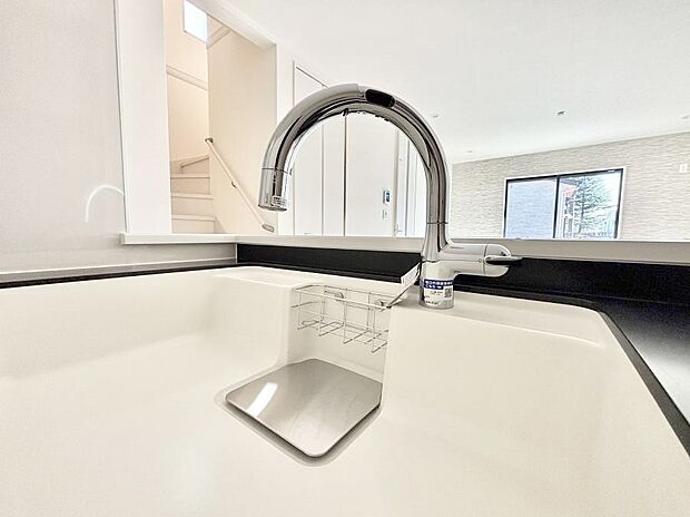 いつでも清潔なおいしいお水を。一つの水栓で水道水と浄水を使い分け。