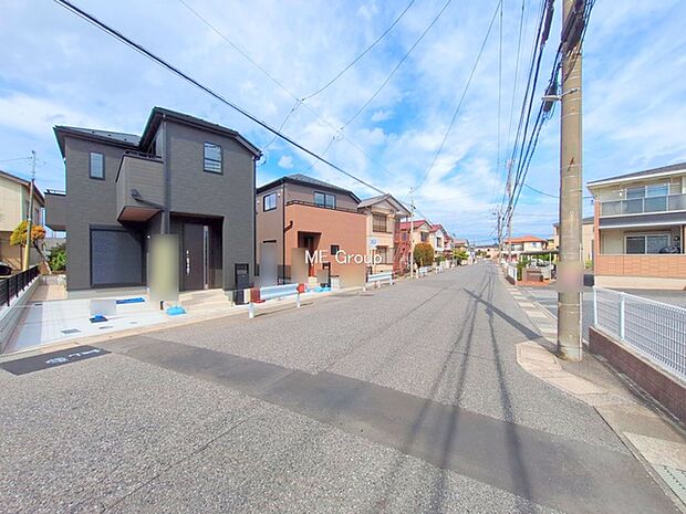 前面道路：南東 8.5m 公道　前面道路は閑静な住宅地をはしる車通りの少ない道路。駐車の出し入れもらくらくです！ご不明点・現地見学のご希望は、お気軽にお問い合わせください！