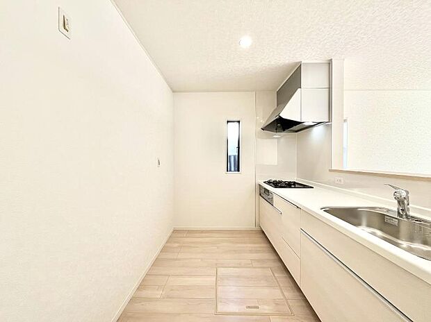 ゆとりあるキッチンではご家族と楽しくお料理ができます。