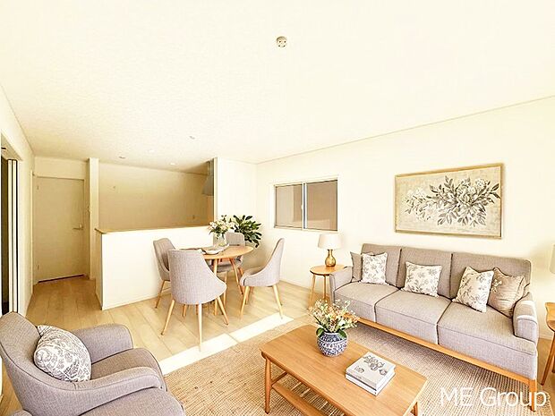 ◆4号棟◆〜Living〜　家族の食事や団らんのほか、子どもを遊ばせたり、友人を招いたりするLDKは住まいの中心。長時間過ごす場所だから、その空間は住まい全体の居心地を左右します。 ※家具はCGです