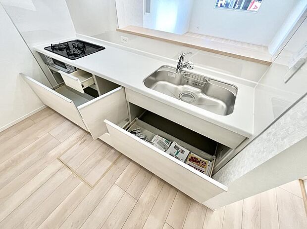 使いやすさを優先したスライド式収納タイプ！