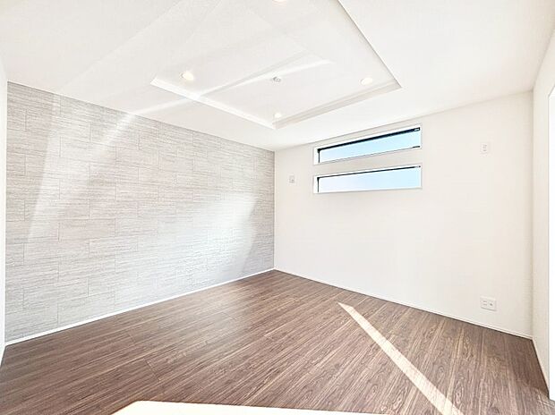 ◆2号棟◆~Living~ 豊かな陽光がこの場所を照らしだす。光溢れるこの空間はみんなの笑顔が集う場所、時を忘れ、つきることのないたわいもない会話を楽しむ時間、たくさんの思いが綴られる場所。