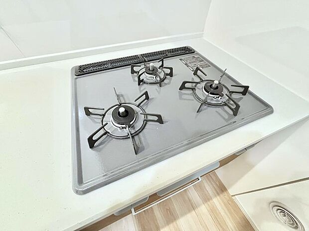 ◆2号棟◆ガスコンロはSiセンサー搭載。火力調節や焦げ付き・消し忘れも防いでくれます。