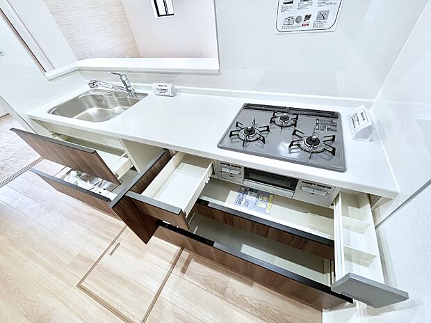 使いやすさを優先したスライド式収納タイプ!