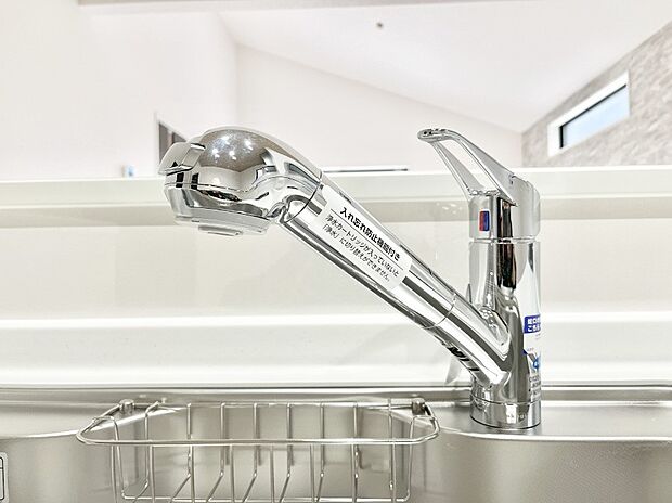 いつでも清潔なおいしいお水を。一つの水栓で水道水と浄水を使い分け。