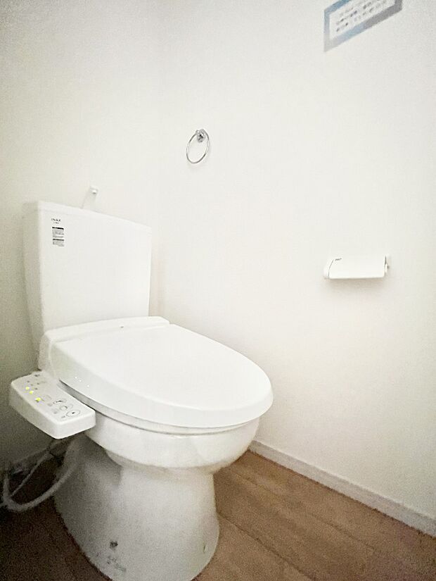 トイレは温水洗浄機能付き