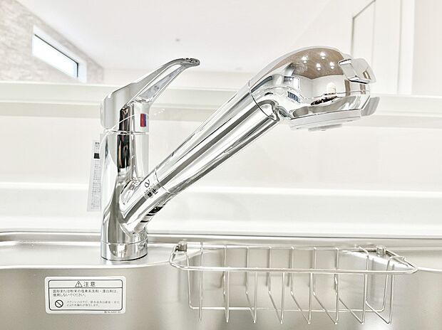 いつでも清潔なおいしいお水を。一つの水栓で水道水と浄水を使い分け。