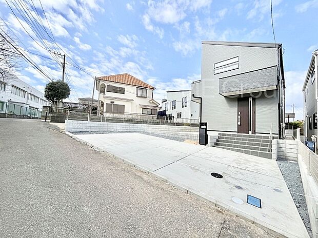 見通しの良さとともに、街並みに開放感を与えてくれます。