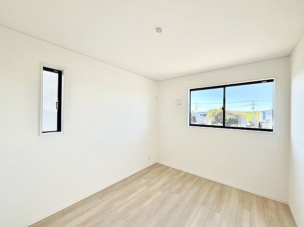 2面採光なので、明るく風通しも良く心地良い生活が送れます。