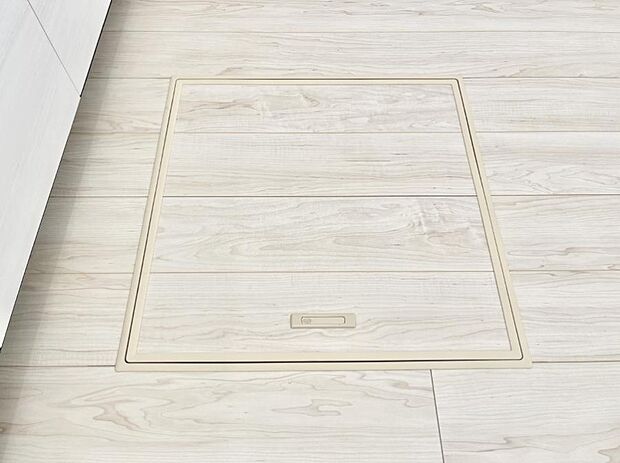 床下収納付き!日用品・非常用品の収納にも大活躍。