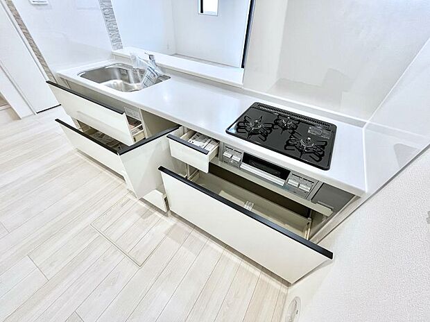 使いやすさを優先したスライド式収納タイプ!