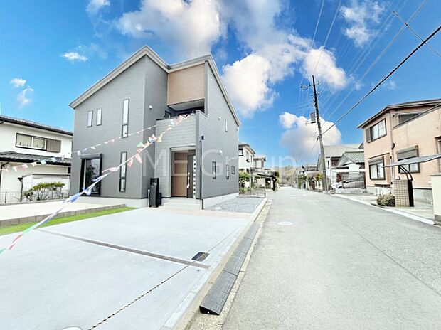 見通しの良さとともに、街並みに開放感を与えてくれます。