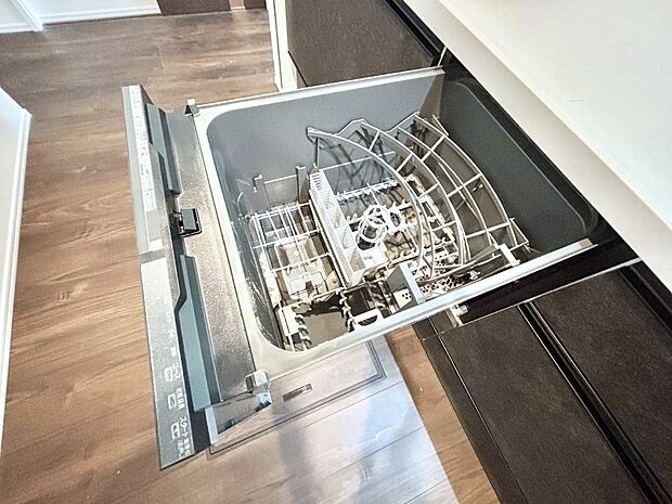 面倒なお片づけは食洗機にお任せ！家事の負担が減って、時間にも気持ちにもゆとりができます。