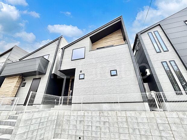 洗練された外観、上質な住空間が広がる室内は永く安心して過ごせる住居です。 