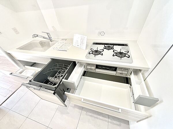 使いやすさを優先したスライド式収納タイプ！