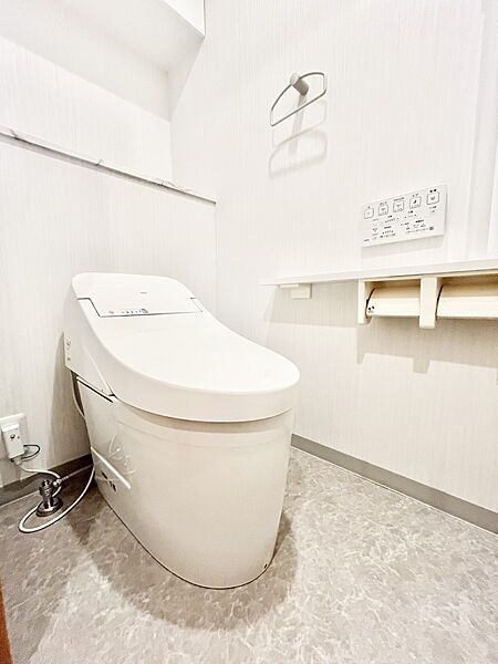 トイレは温水洗浄機能付き