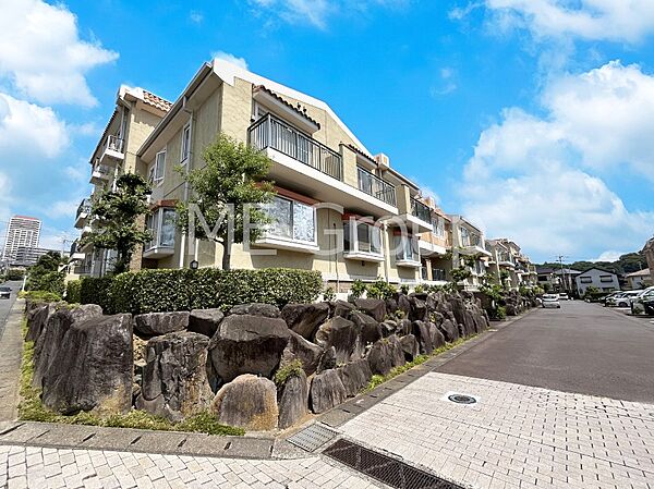 溢れる陽光でご家族の笑顔も輝く