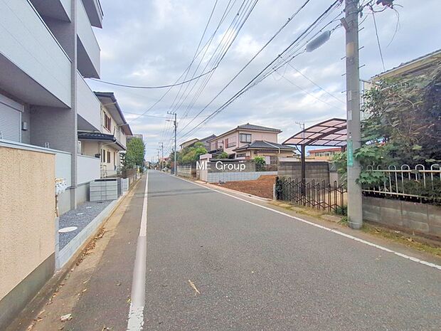 〜Exterior〜　前面道路：南西 6.51m 公道　前面道路は閑静な住宅地をはしる車通りの少ない道路。駐車の出し入れもらくらくです！ご不明点・現地見学のご希望は、お気軽にお問い合わせください！