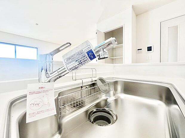 ◆A号棟◆いつでも清潔なおいしいお水を。一つの水栓で水道水と浄水を使い分け。