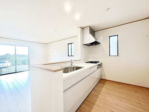 料理をしながらご家族との会話を楽しめる対面カウンターキッチン